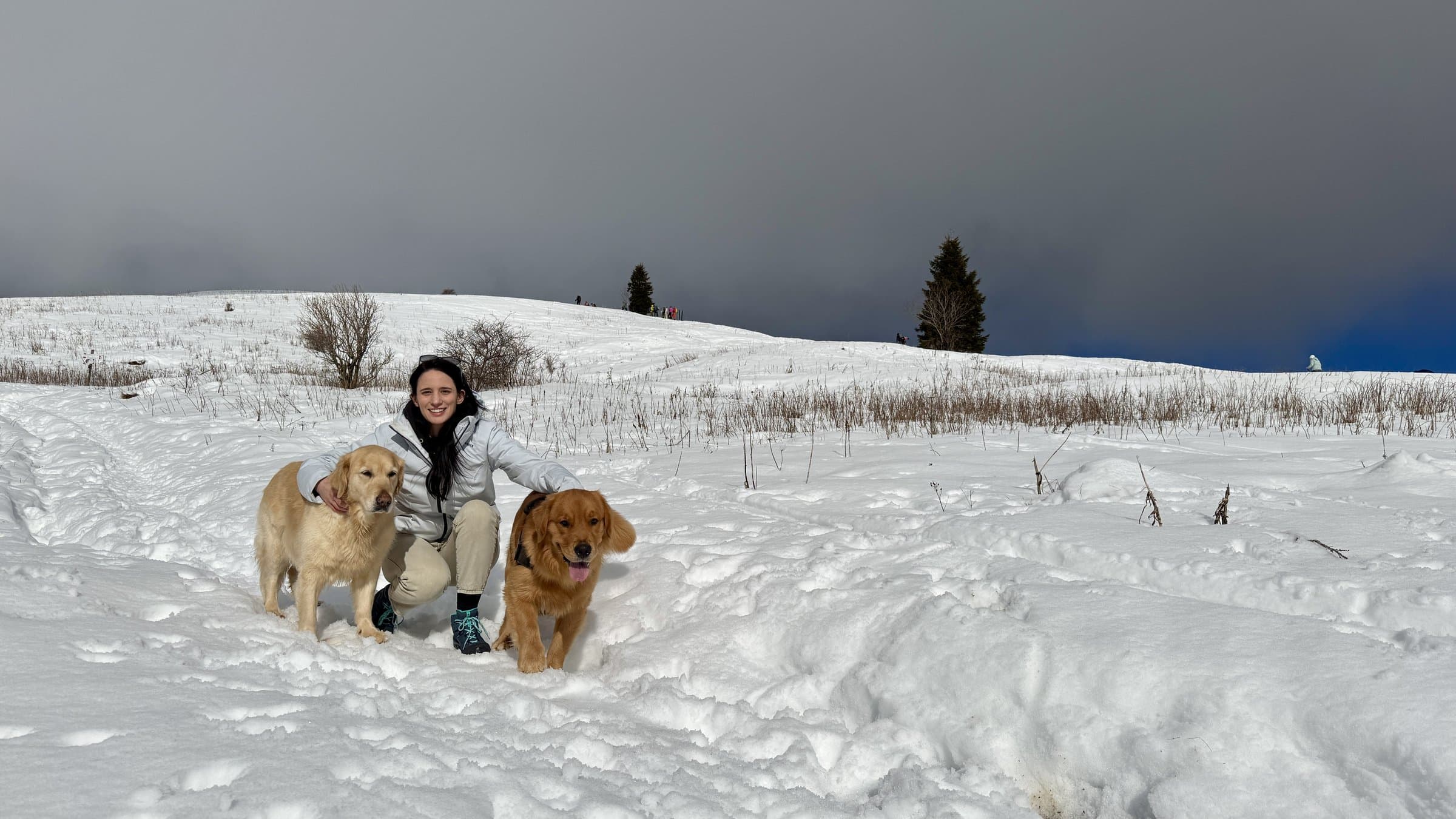 Laura con Hera e Leo sulla neve